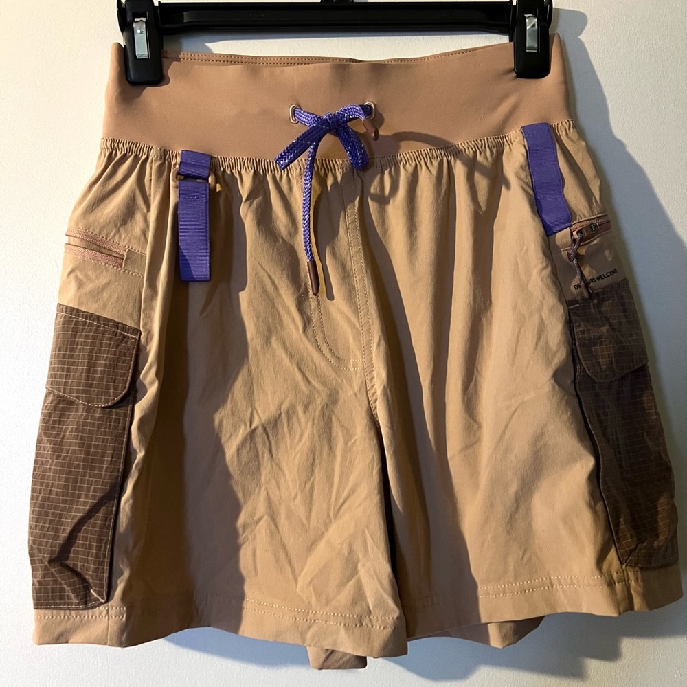 Lululemon 5” hiking shorts size 4